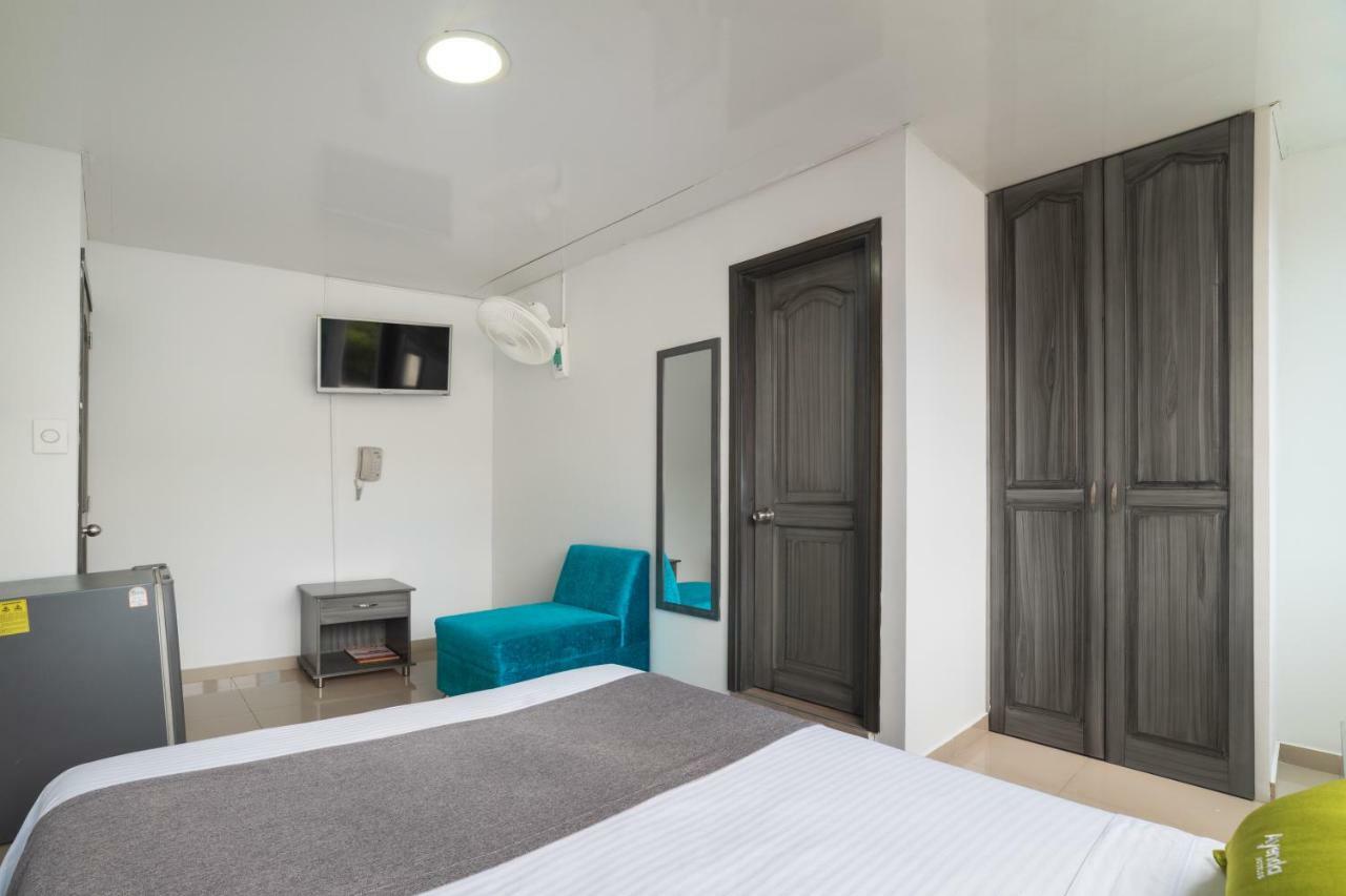 Ayenda 1121 Exito Hotel Pereira Kültér fotó